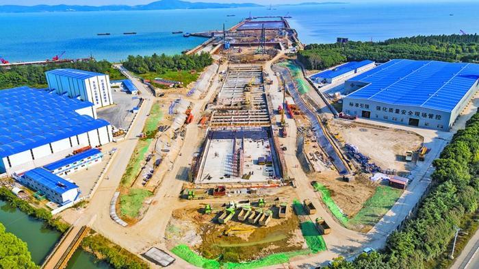 2018年10月18日，太湖隧道施工打通水陸連接。